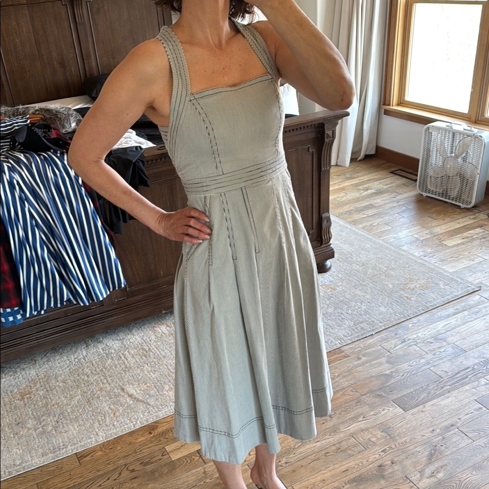 Elegant Gray Sleeveless Dress